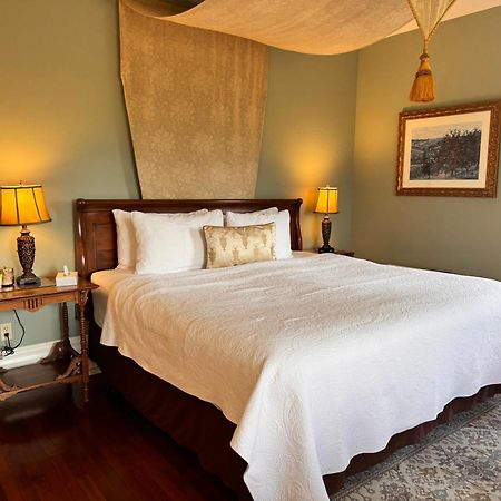Prior Castle Inn Victoria Ngoại thất bức ảnh